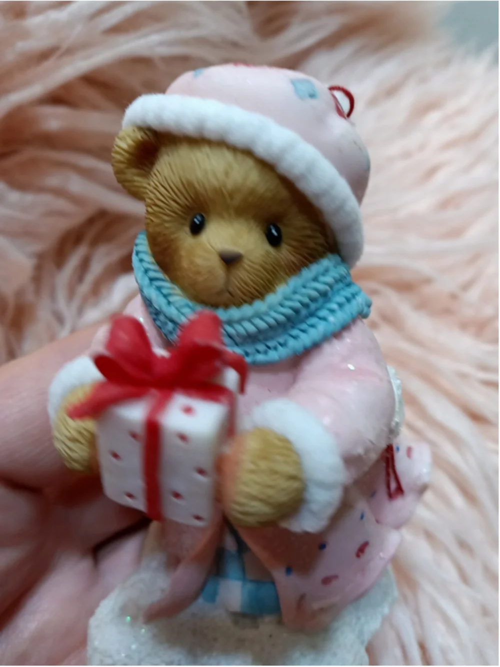 Cherished Teddies Winter Christmas Pink Glitter Coat Holding A Gift Happy Hearts